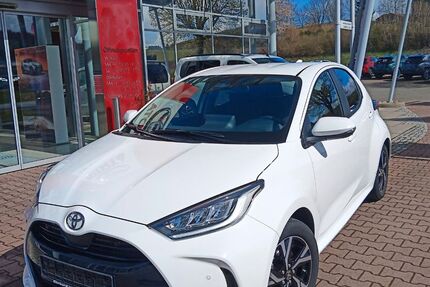 Toyota Yaris 3.680 km 24.390 &euro; Brensbach 64395