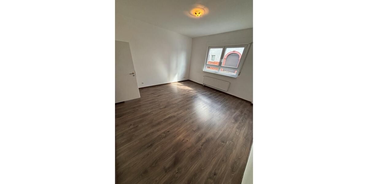Hochparterre Hanau - 3 Zimmer, 95 m&sup2;, 1.200&euro; | Angebot:26238005