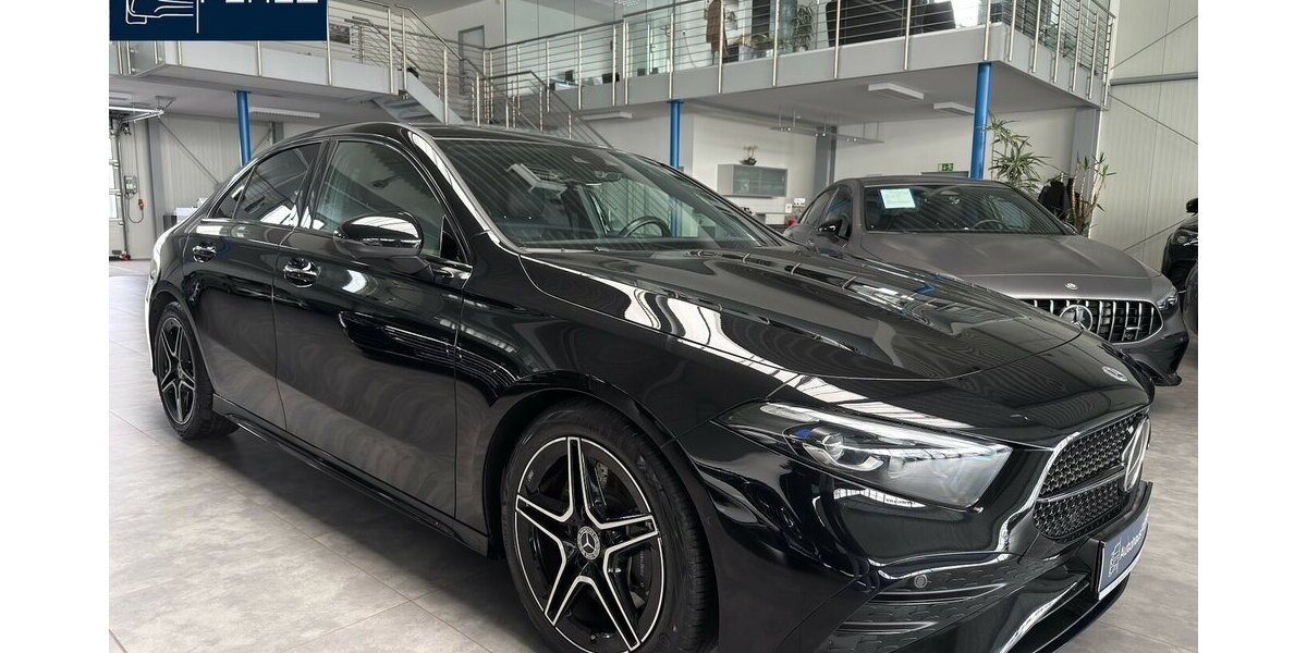 Mercedes-Benz A 200 d LIMOUSINE AMG PREMIUM-DISTR.-PANO-NIGHT! 15.679 km 36.859 &euro; Groß-Umstadt 64823