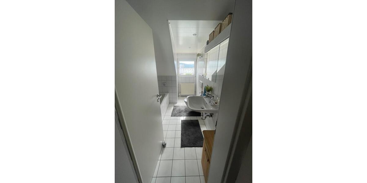 Dachgeschoßwohnung Großwallstadt - 4 Zimmer, 75 m&sup2;, 285.000&euro; | Angebot:27189798