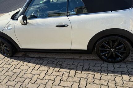 Mini Cooper S Cabrio 138.453 km 16.300 &euro; Leidersbach 63849