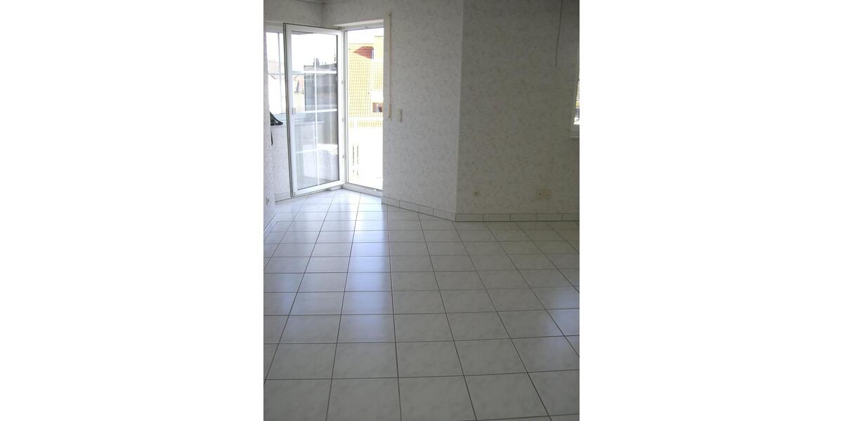 Dachgeschoßwohnung Münster (Hessen) - 4 Zimmer, 100 m&sup2;, 990&euro; | Angebot:25805957