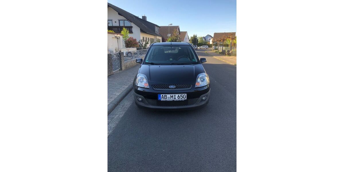 Ford Fiesta 93.723 km 3.500 &euro; Kahl 63796