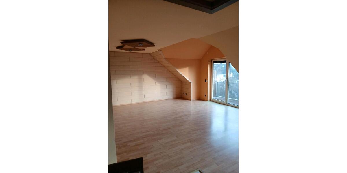 Dachgeschoßwohnung Hanau Groß-Steinheim - 3 Zimmer, 74 m&sup2;, 289.000&euro; | Angebot:24702772