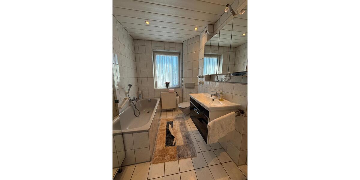 Dachgeschoßwohnung Bruchköbel - 3 Zimmer, 80 m&sup2;, 1.040&euro; | Angebot:26579126
