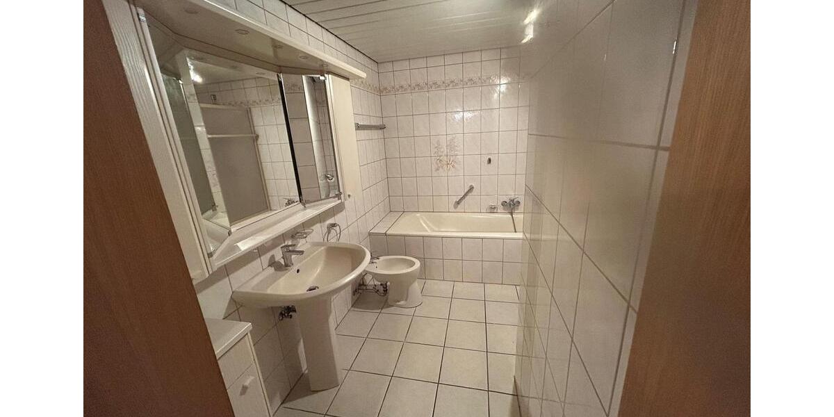 Erdgeschoßwohnung Bessenbach - 2 Zimmer, 135 m&sup2;, 1.100&euro; | Angebot:25722555