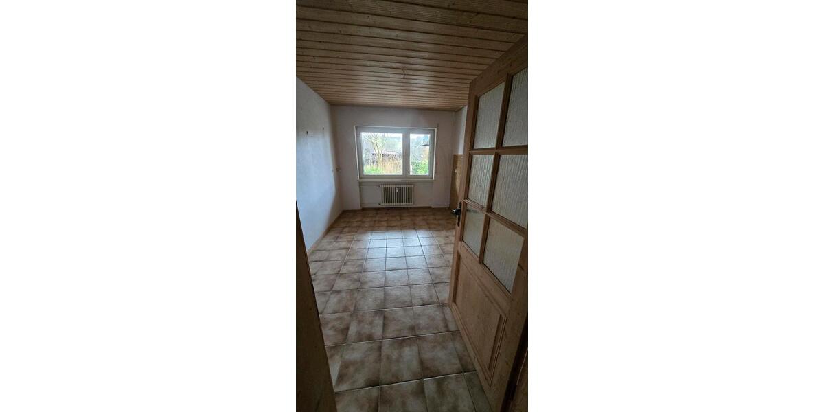 Etagenwohnung Leidersbach - 2 Zimmer, 65 m&sup2;, 800&euro; | Angebot:25824626