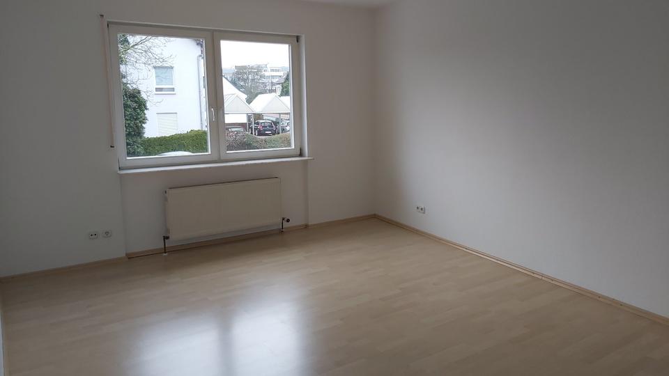 Etagenwohnung Bruchköbel - 3 Zimmer, 92 m&sup2;, 1.030&euro; | Angebot:25830877