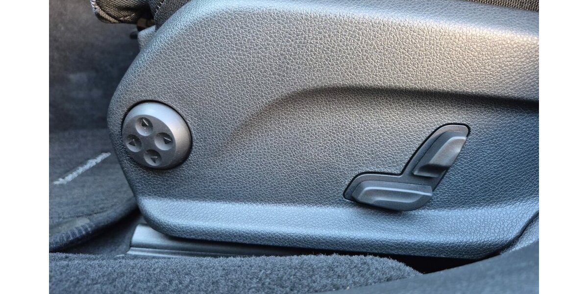 Mercedes-Benz E 400 d T 4M Standheizung, Rückfahrkamera, AHK, Co 200.000 km 19.490 &euro; Rodgau 63110