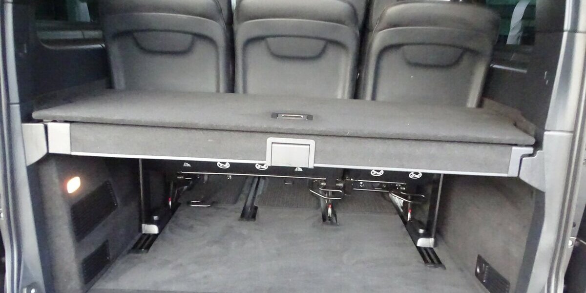 Mercedes-Benz V 300 d 4M lang AVANTGARDE EDITION AMG Line, Stand 61.360 km 56.990 &euro; Rodgau 63110