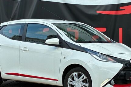 Toyota Aygo (X) 98.300 km 7.490 &euro; Mühlheim am main 63165
