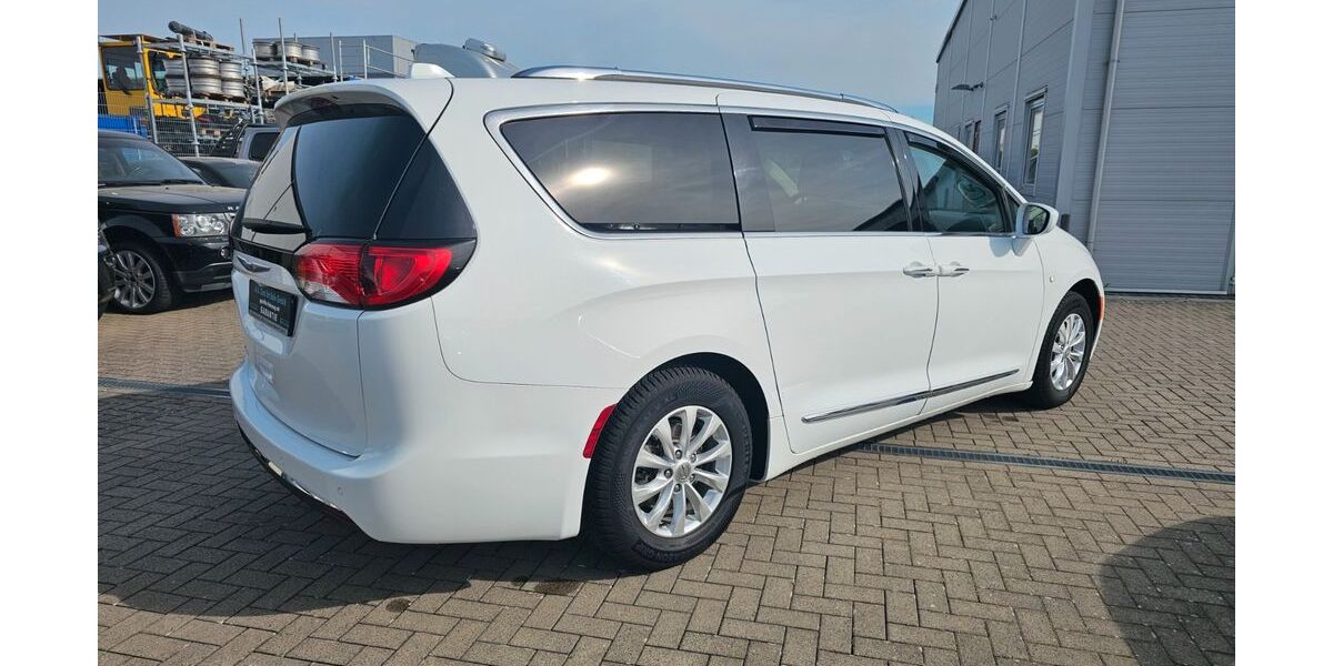 Chrysler Pacifica 152.041 km 16.900 &euro; Erlensee 63526