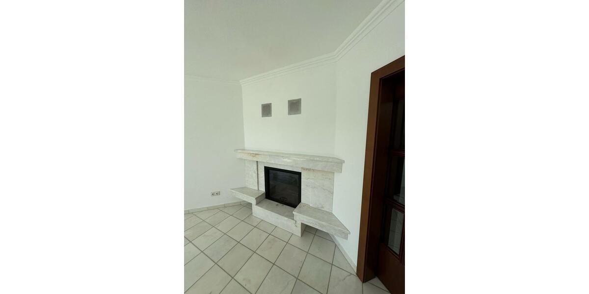 Maisonettenwohnung Dietzenbach - 6 Zimmer, 182 m&sup2;, 2.950&euro; | Angebot:19980319