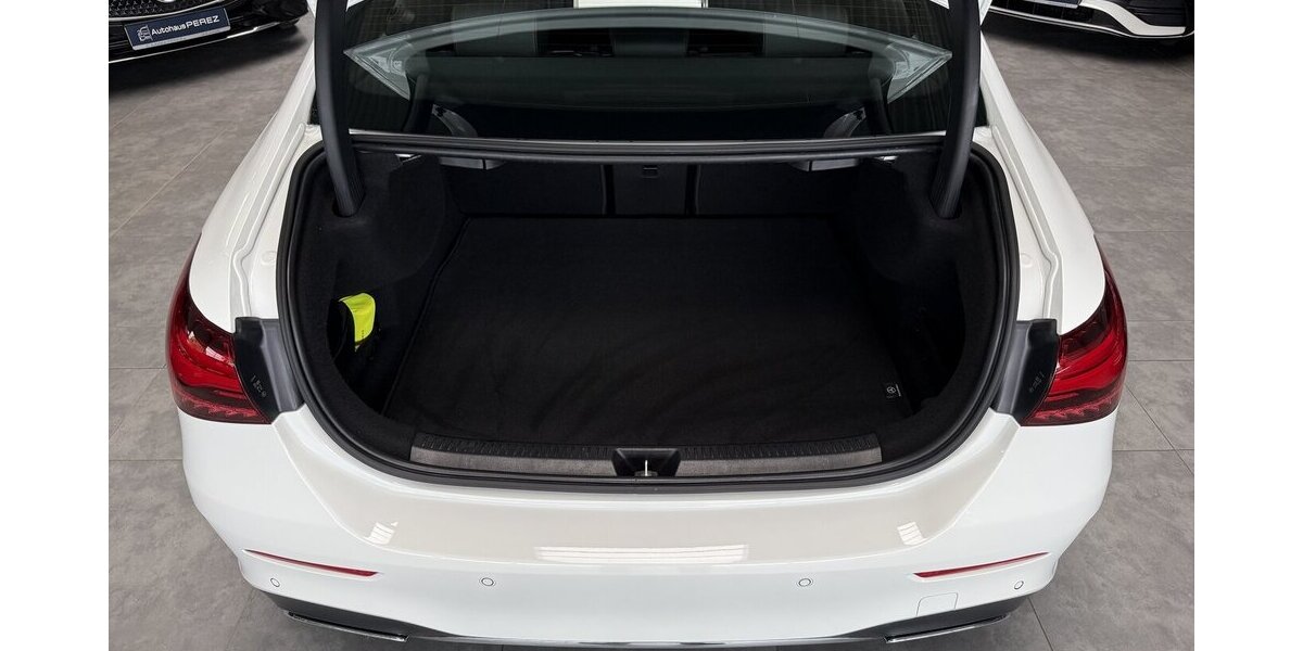 Mercedes-Benz A 250 4M Limousine AMG DISTRON.-AHK-PANO-KEYLESS 9.745 km 38.499 &euro; Groß-Umstadt 64823