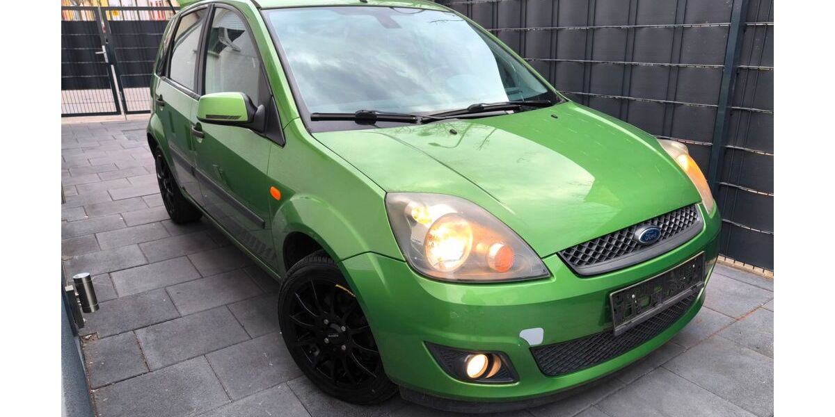 Ford Fiesta 75.800 km 2.300 &euro; Hanau 63457