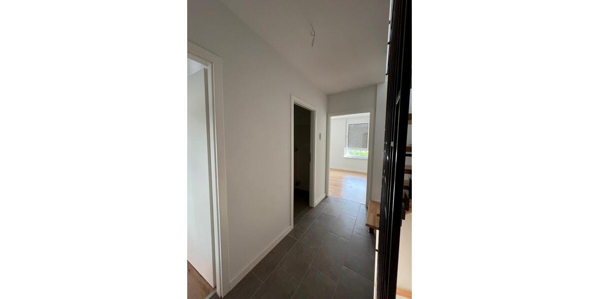 Etagenwohnung Stockstadt am Main - 5 Zimmer, 135 m&sup2;, 1.550&euro; | Angebot:25852630