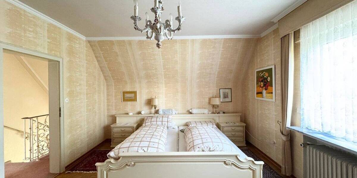 Einfamilienhaus Bessenbach Oberbessenbach - 8 Zimmer, 411 m&sup2;, 649.000&euro; | Angebot:25693764