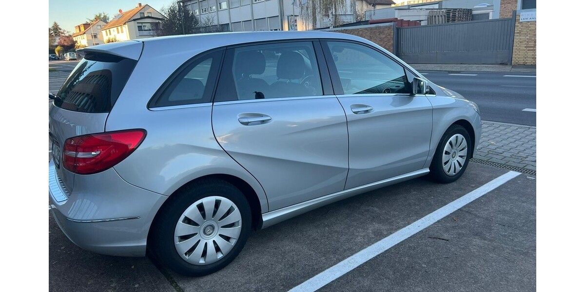 Mercedes-Benz b180 199.600 km 9.000 &euro; Heusenstamm 63150