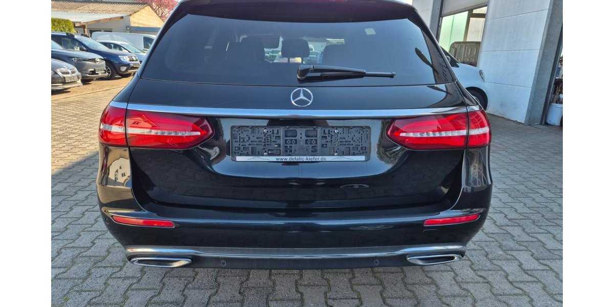 Mercedes-Benz E 400 d T 4M Standheizung, Rückfahrkamera, AHK, Co 200.000 km 19.490 &euro; Rodgau 63110