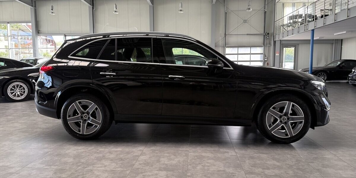 Mercedes-Benz GLC 300 4M AMG PREMIUM BURMESTER- PANORAMA- AHK! 21.213 km 60.990 &euro; Groß-Umstadt 64823