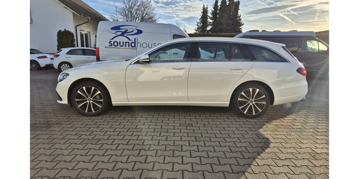Mercedes-Benz E 300 e T Avantgarde AHK, LED, Rückfahrkamera, App 55.700 km 27.990 &euro; Rodgau 63110