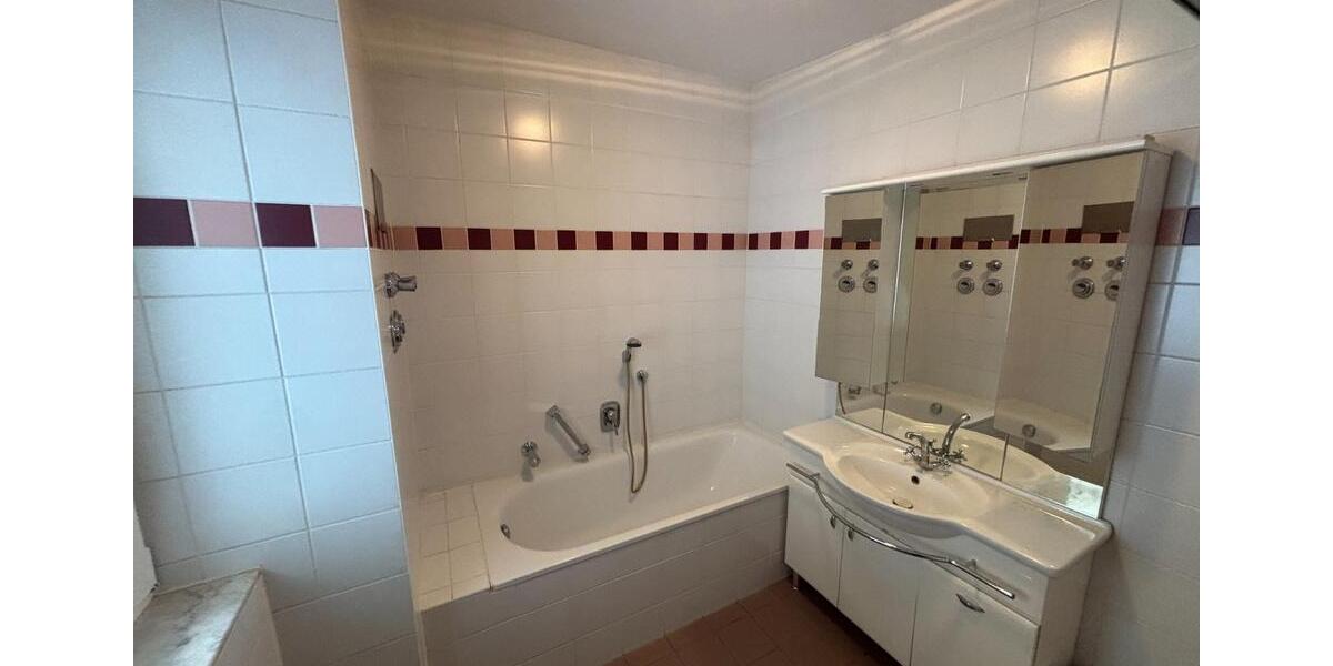 Etagenwohnung Hanau - 3 Zimmer, 100 m&sup2;, 345.000&euro; | Angebot:25404945