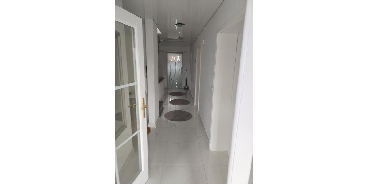 Einfamilienhaus Münster (Hessen) - 7 Zimmer, 260 m&sup2;, 480.000&euro; | Angebot:26312502