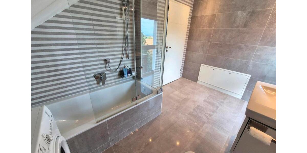 Dachgeschoßwohnung Reinheim - 4 Zimmer, 93 m&sup2;, 1.250&euro; | Angebot:26254498