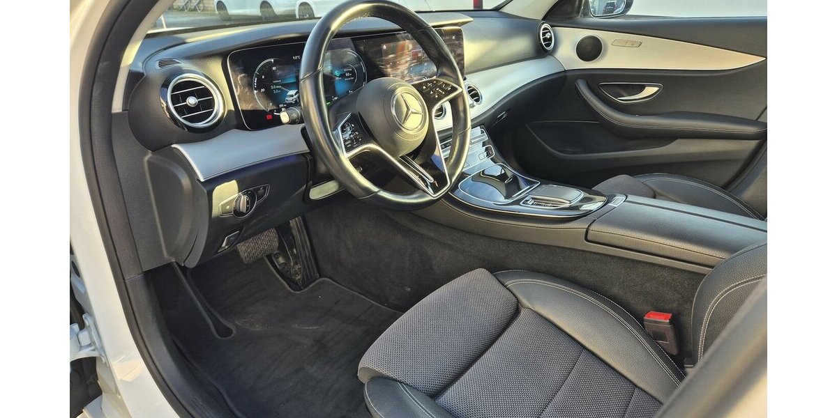 Mercedes-Benz E 300 e T Avantgarde AHK, LED, Rückfahrkamera, App 55.700 km 27.990 &euro; Rodgau 63110