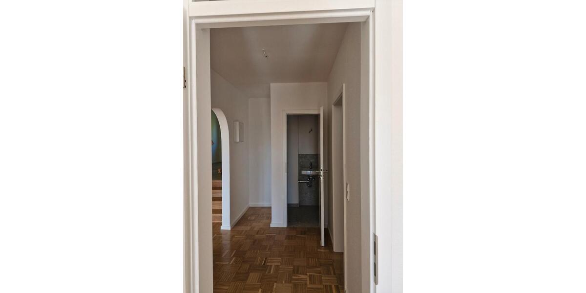 Dachgeschoßwohnung Erlenbach am Main - 3.5 Zimmer, 90 m&sup2;, 1.200&euro; | Angebot:26322552