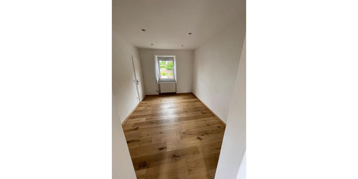 Einfamilienhaus Bürgstadt - 9 Zimmer, 170 m&sup2;, 1.500&euro; | Angebot:25293835
