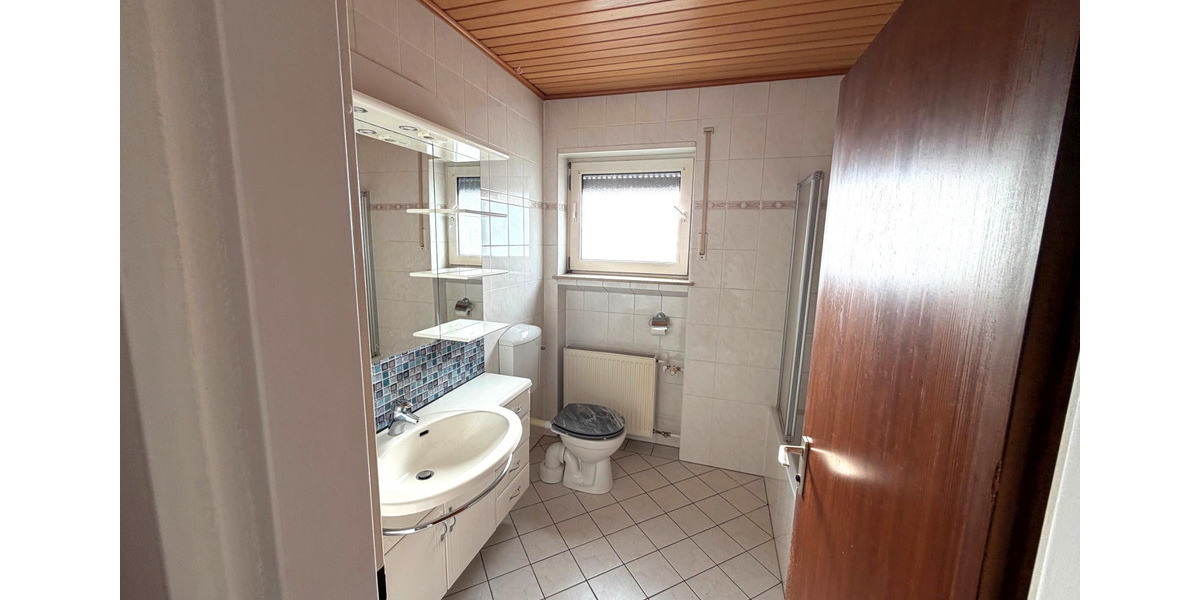 Dachgeschoßwohnung Messel - 4 Zimmer, 95 m&sup2;, 1.200&euro; | Angebot:26193776