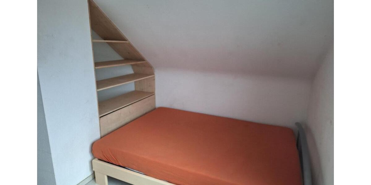 Dachgeschoßwohnung Schöllkrippen - 1 Zimmer, 9 m&sup2;, 450&euro; | Angebot:26416440