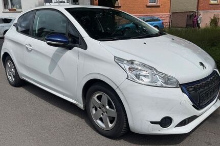 Peugeot 208 81.000 km 3.990 &euro; rodgau 63110