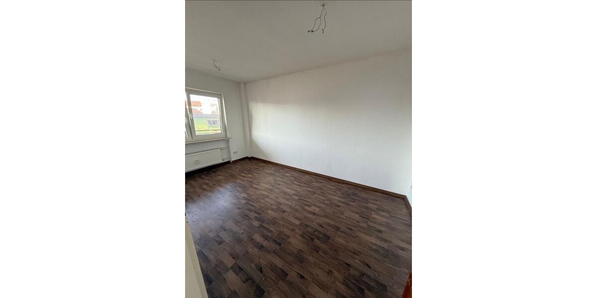 Etagenwohnung Hanau Großauheim - 2 Zimmer, 85 m&sup2;, 1.150&euro; | Angebot:25891841