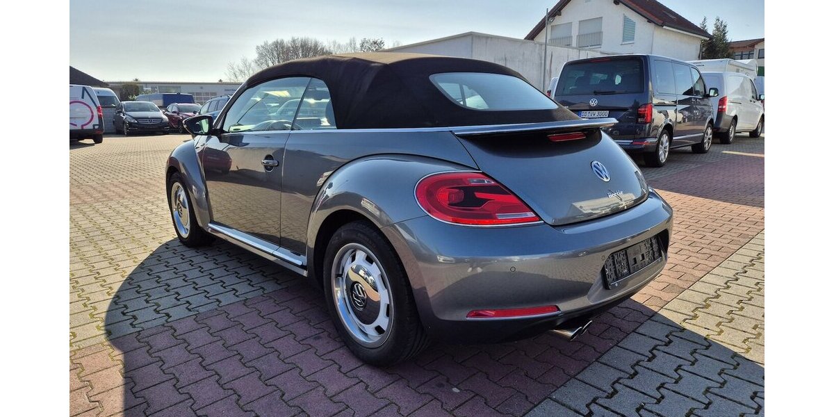VW Beetle Sport Fender Soundsystem, Bi-Xenon, Navigat 68.122 km 16.890 &euro; Rodgau 63110