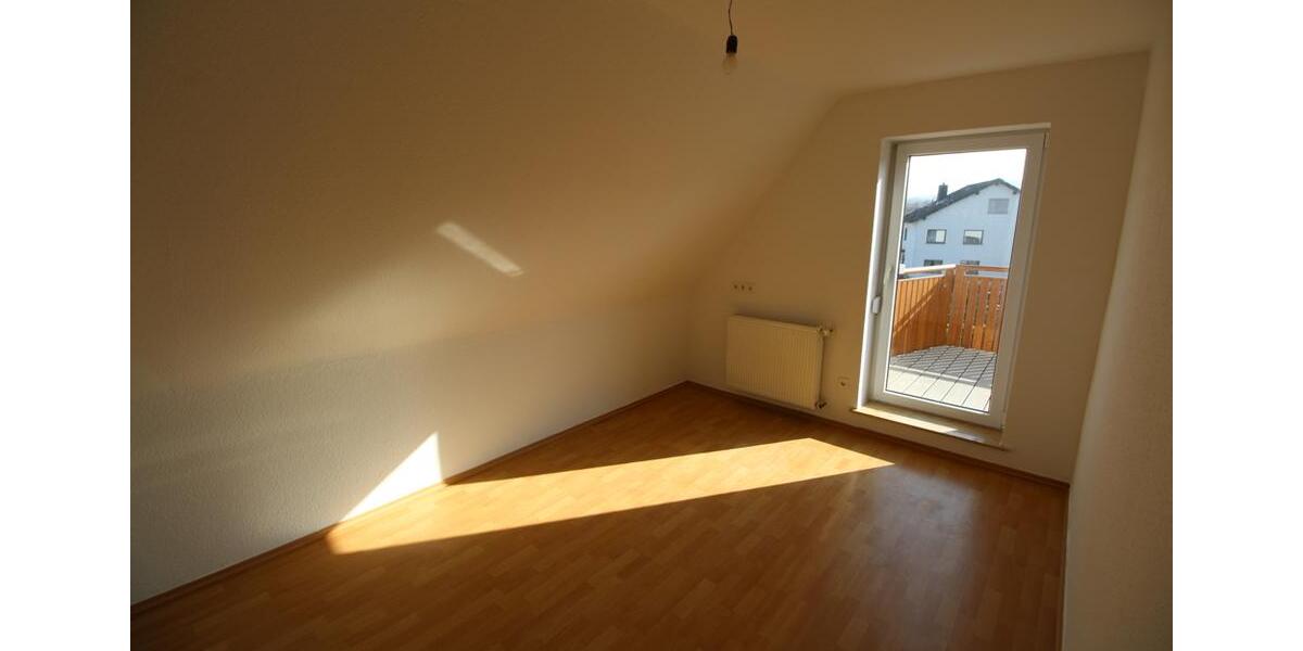 Dachgeschoßwohnung Aschaffenburg Gailbach - 3.5 Zimmer, 81 m&sup2;, 640&euro; | Angebot:24785711