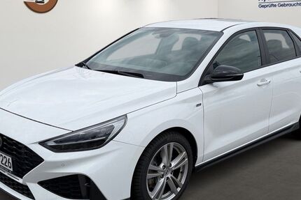 Hyundai i30 8.300 km 25.990 &euro; Hanau 63450