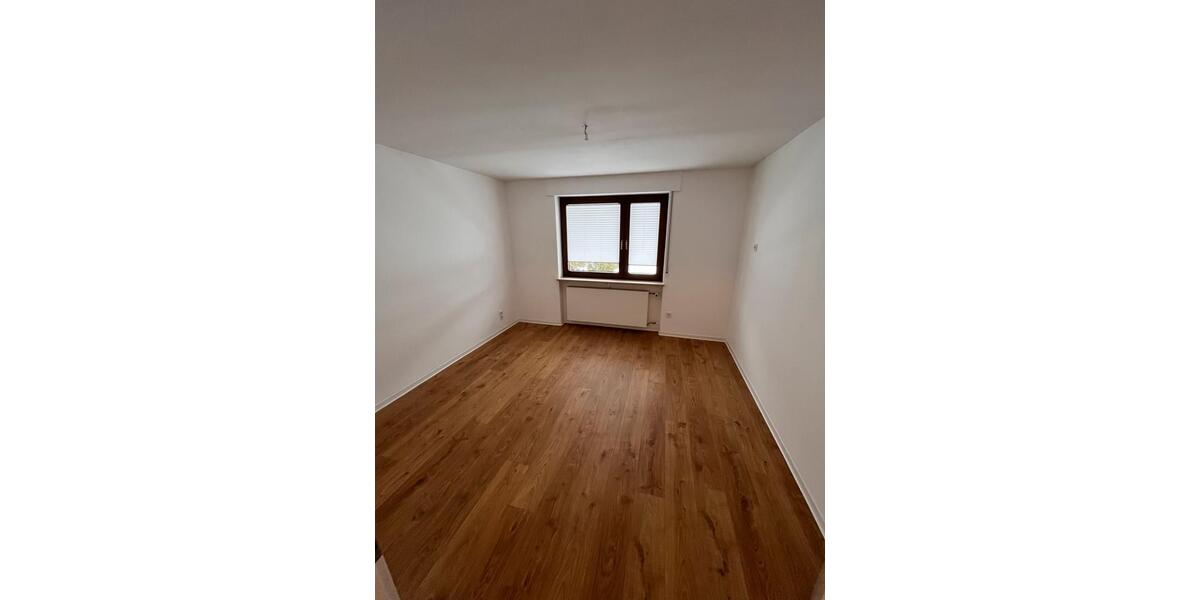Etagenwohnung Freudenberg - 3 Zimmer, 90 m&sup2;, 950&euro; | Angebot:24745349