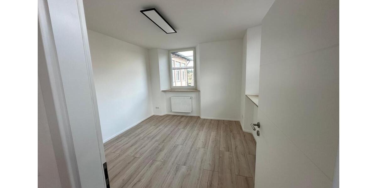 Etagenwohnung Freudenberg - 3 Zimmer, 95 m&sup2;, 1.000&euro; | Angebot:25941990