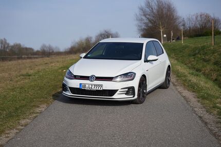 VW Golf 102.395 km 17.300 &euro; Goldbach 63773