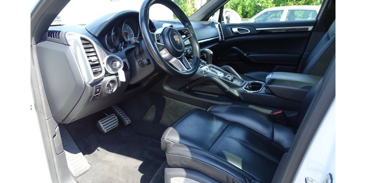 Porsche Cayenne S 4,2l Diesel Pano, Navi, 21 Zoll, Standhe 229.443 km 23.490 &euro; Rodgau 63110