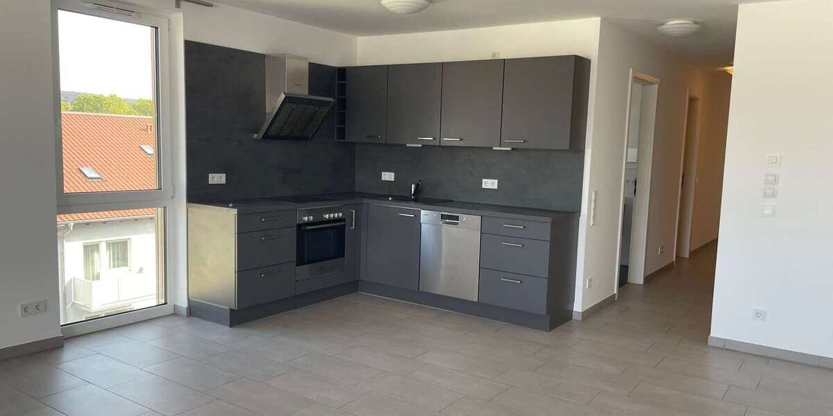 Etagenwohnung Aschaffenburg / Damm Damm - 3 Zimmer, 93 m&sup2;, 1.280&euro; | Angebot:27315435