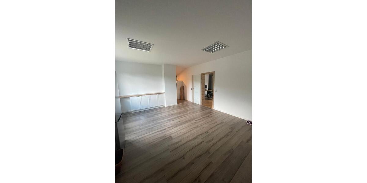 Etagenwohnung Krombach - 3 Zimmer, 90 m&sup2;, 550&euro; | Angebot:26047325