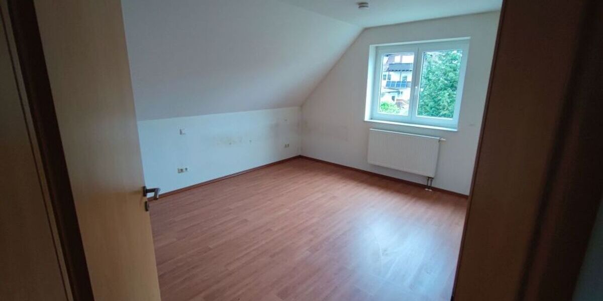 Gepflegtes Einfamilienhaus mit Garage und schönem Grundstück in Groß-Zimmern (Courtage-frei) - Einfamilienhaus Groß-Zimmern Zimmern | Angebot:26666299