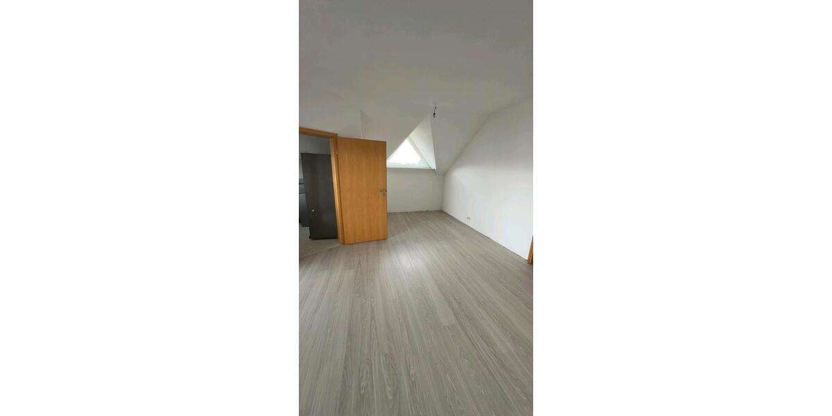 Dachgeschoßwohnung Rödermark - 3.5 Zimmer, 102 m&sup2;, 1.400&euro; | Angebot:26279477