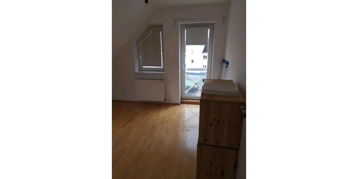 Dachgeschoßwohnung Kahl am Main - 3 Zimmer, 90 m&sup2;, 1.020&euro; | Angebot:26045137