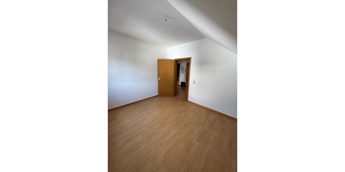Dachgeschoßwohnung Großwallstadt - 2 Zimmer, 60 m&sup2;, 750&euro; | Angebot:26019894