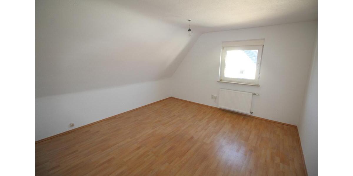 Dachgeschoßwohnung Aschaffenburg Gailbach - 3.5 Zimmer, 81 m&sup2;, 640&euro; | Angebot:24785711