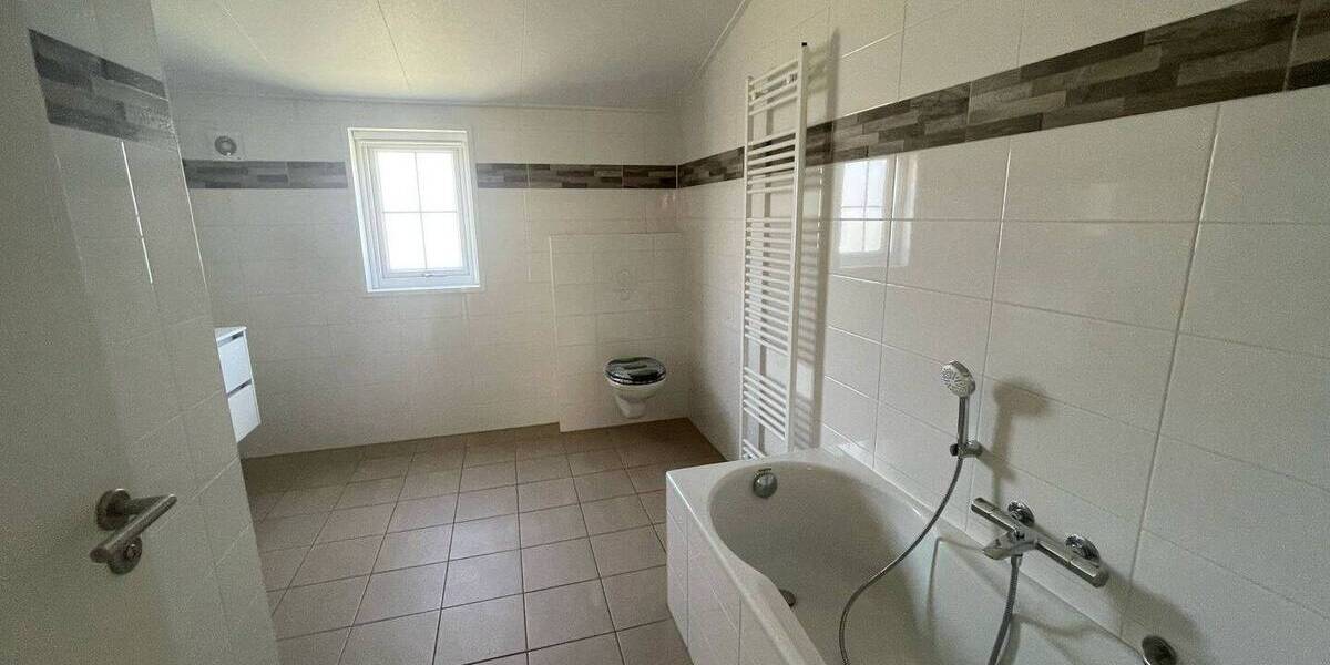 Mehrfamilienhaus, Wohnhaus Rodenbach Niederrodenbach - 4 Zimmer, 129 m&sup2;, 139.000&euro; | Angebot:26331891